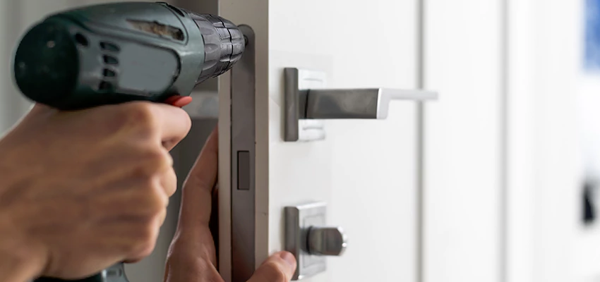 Locksmith For Lock Replacement Near Me in Thousand Palms, CA