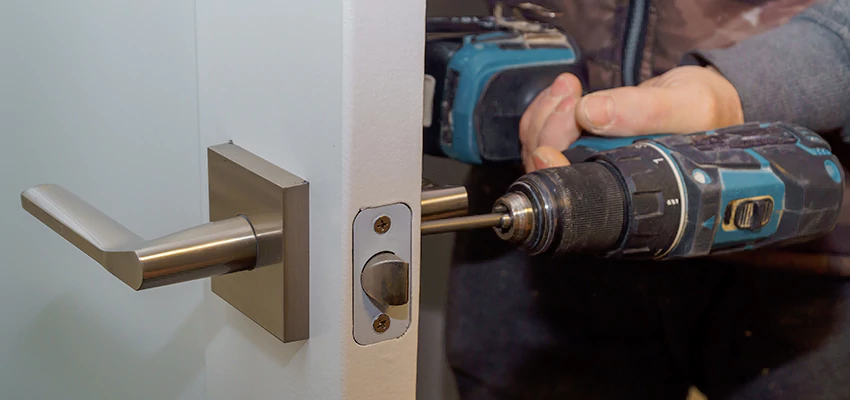 Broken Door Handle Lock Repair in Thousand Palms, California